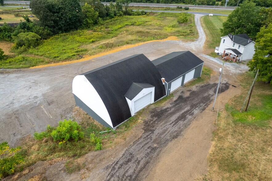 More Photos Of 797 Carlton Dr, Bentleyville Service For Lease