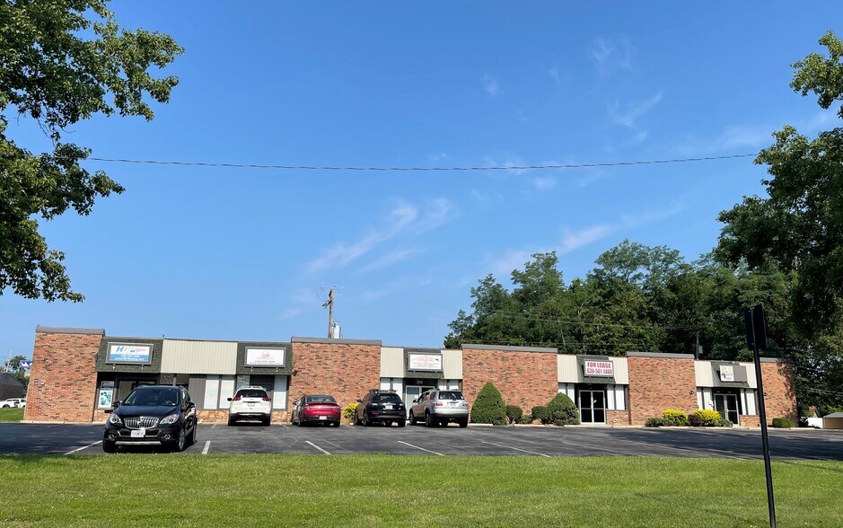 More Photos Of 609-613 Westridge Dr, O'Fallon Storefront Retail Office For Lease