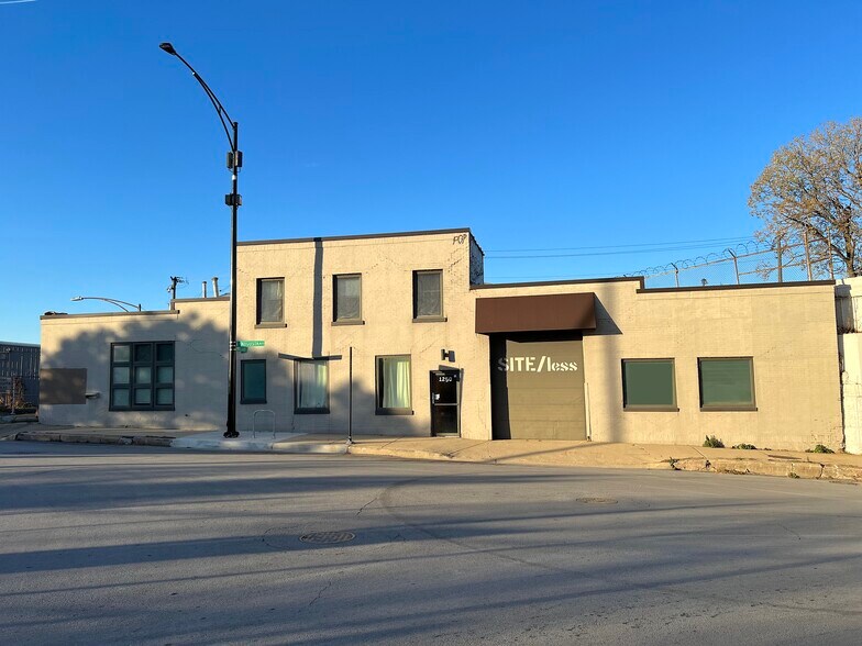 Primary Photo Of 1250 W Augusta Blvd, Chicago Showroom For Lease