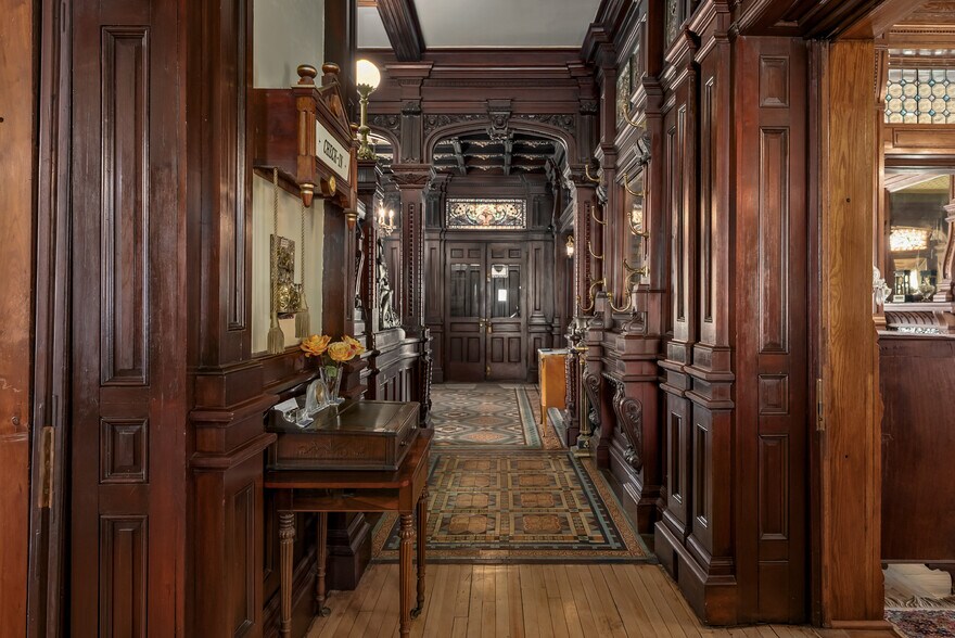 More Photos Of 809 Hall St, Saint Joseph Hospitality For Sale