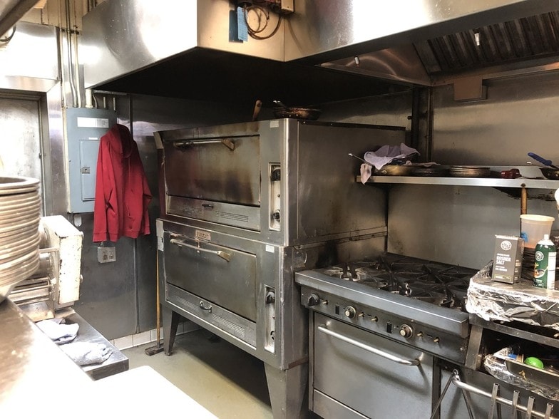 More Photos Of 948-952 W Webster Ave, Chicago Storefront Retail Residential For Lease