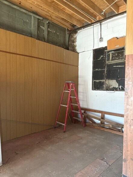 More Photos Of 414 S John St, Goldsboro General Retail For Sale