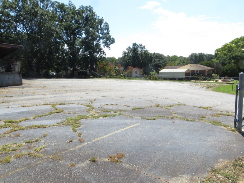 More Photos Of 1489 Cedar Lane Rd, Greenville Warehouse For Sale