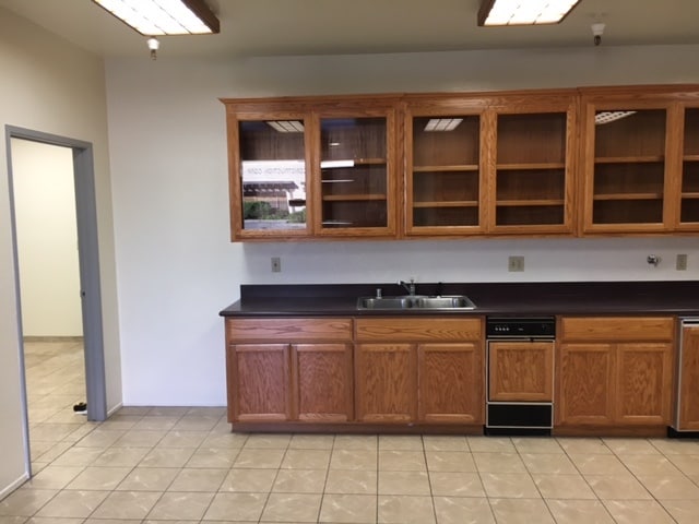 More Photos Of 380 Swift Ave, South San Francisco Warehouse For Lease