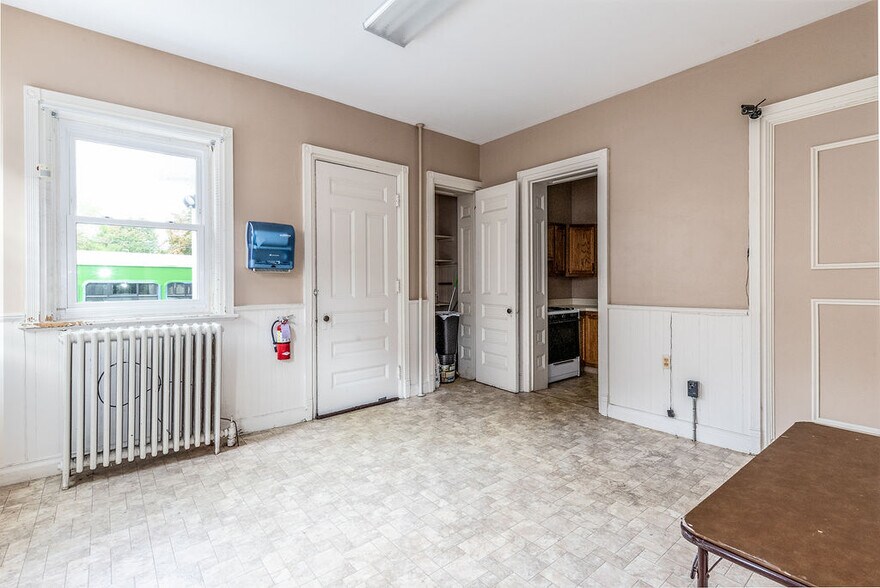 More Photos Of 1092 Main St, Buffalo Office For Lease