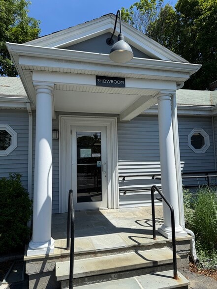 More Photos Of 541 Concord St, Framingham Freestanding For Sale