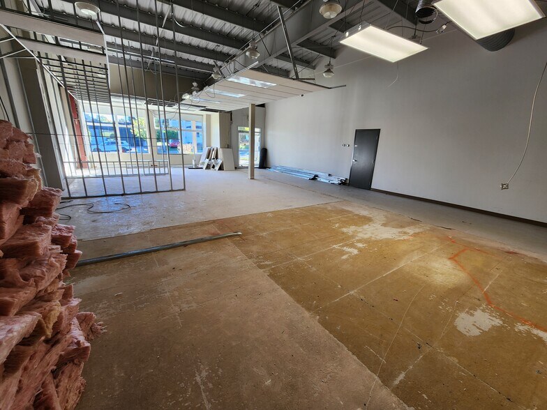 More Photos Of 16 Rue Saint-Paul O, Sainte-agathe-des-monts Healthcare For Lease