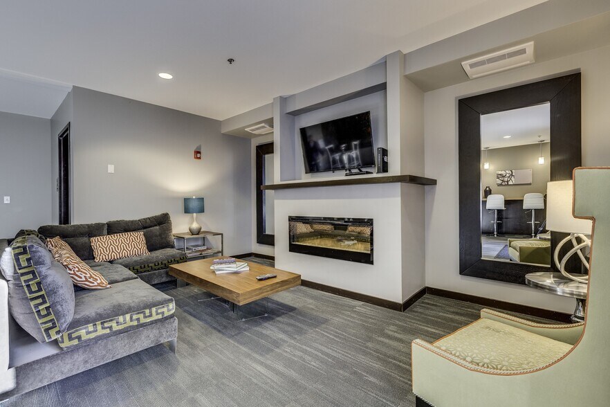 More Photos Of 1900 Queen Anne Ave N, Seattle Apartments For Lease