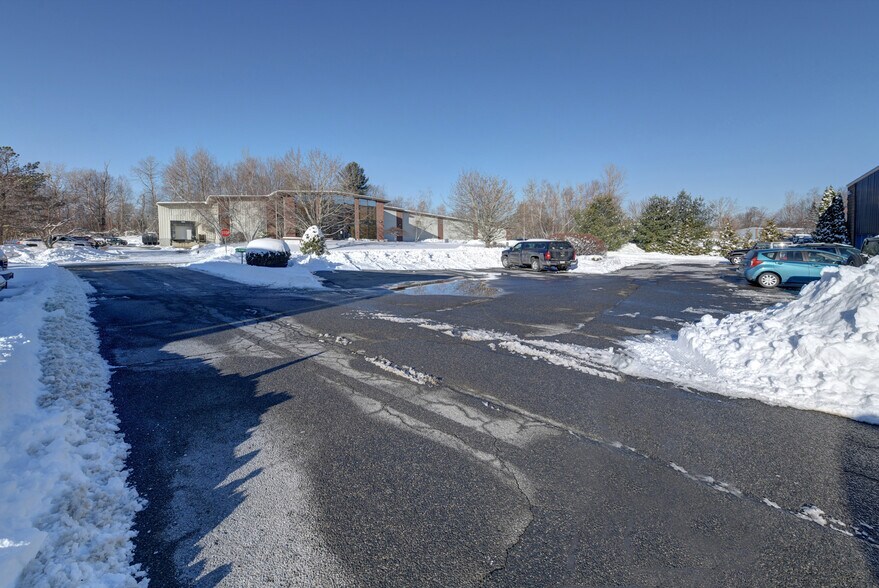 More Photos Of 4 Federico Dr, Pittsfield Office For Sale