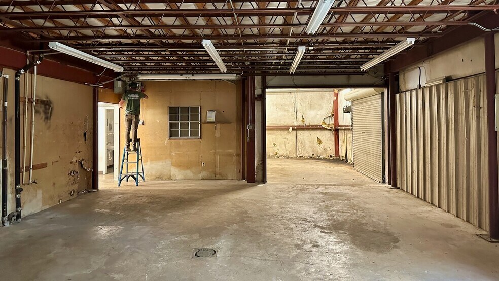 More Photos Of 3107 Spring Hill Ave, Mobile Freestanding For Sale