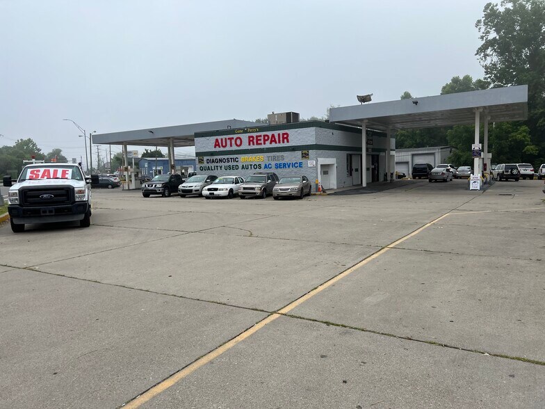 More Photos Of 5701 Maccorkle Ave, South Charleston Service Station For Sale