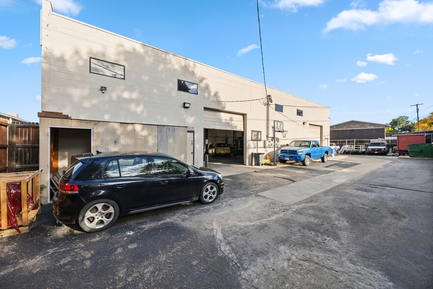 More Photos Of 10855 Irma Dr, Northglenn Warehouse For Sale