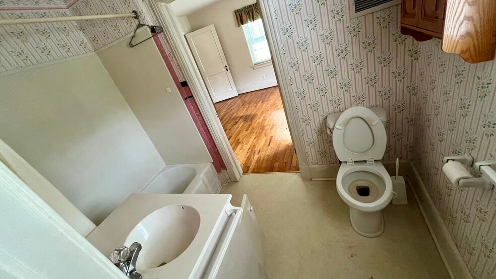 More Photos Of 1373 Delwood Dr SW, Lenoir Religious Facility For Sale