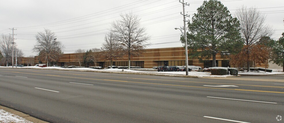 More Photos Of 4539 Winchester, Memphis Warehouse For Lease