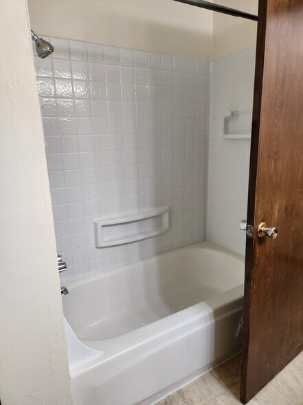 More Photos Of 5477 Donald St, Eugene Apartments For Sale