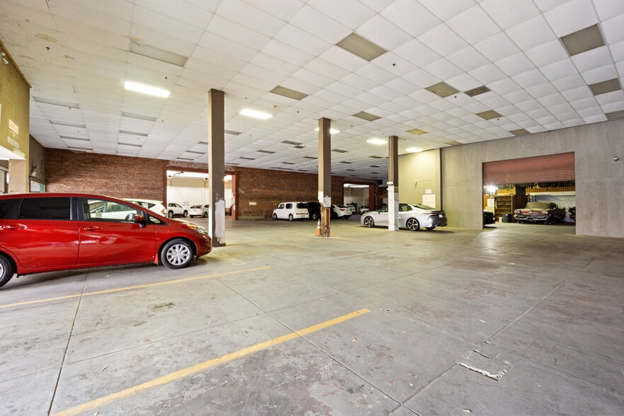 More Photos Of 922 Van Ness Ave, Fresno Storefront Retail Office For Sale