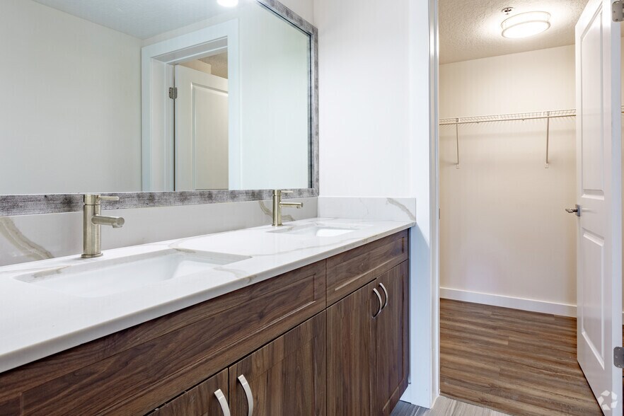 More Photos Of 401 NE Mizner Blvd, Boca Raton Apartments For Sale