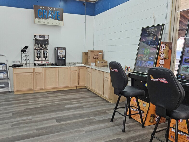 More Photos Of 110 Railroad St, Cambridge Springs Freestanding For Sale