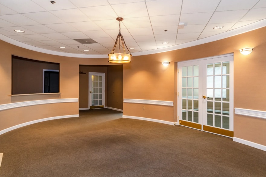 More Photos Of 110 N Main St, Dayton Office For Lease