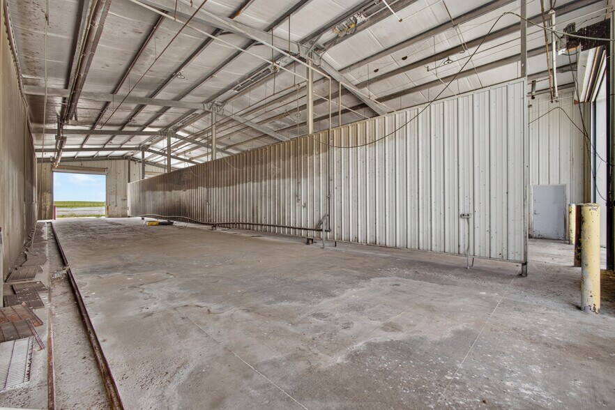 More Photos Of 906 S Eastern Ave, Elk City Warehouse For Sale