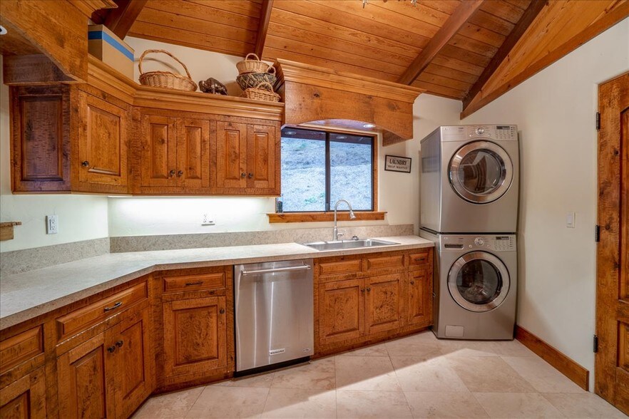 More Photos Of 1525 Peachy Canyon Rd, Paso Robles Winery Vineyard For Sale