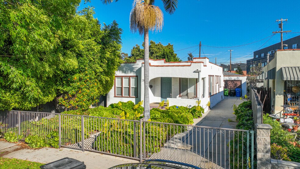 More Photos Of 2536 S Dunsmuir Ave, Los Angeles Land For Sale