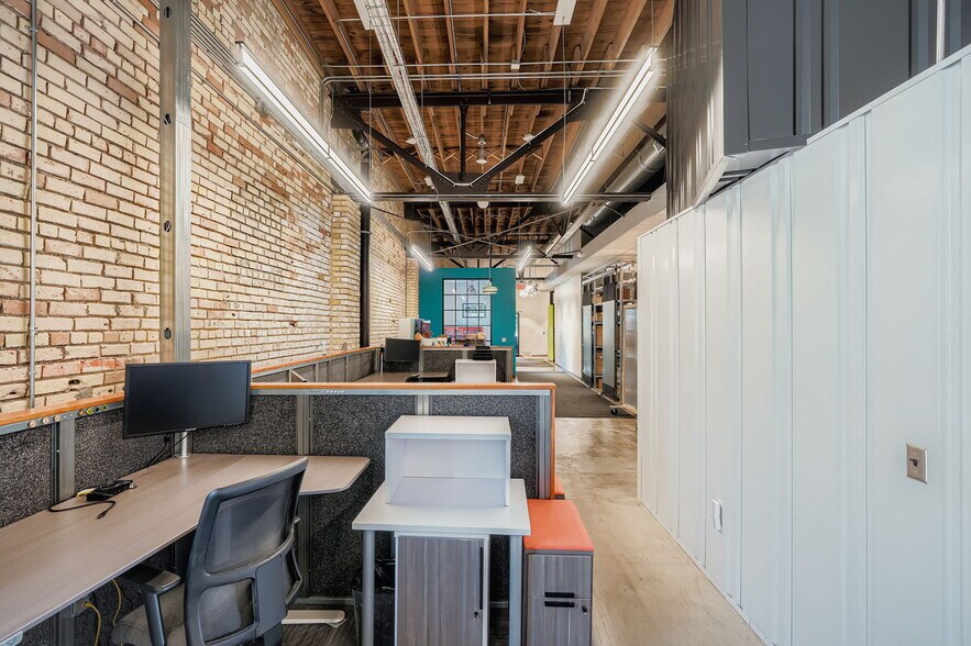 More Photos Of 571 Snelling Ave N, Saint Paul Office For Sale