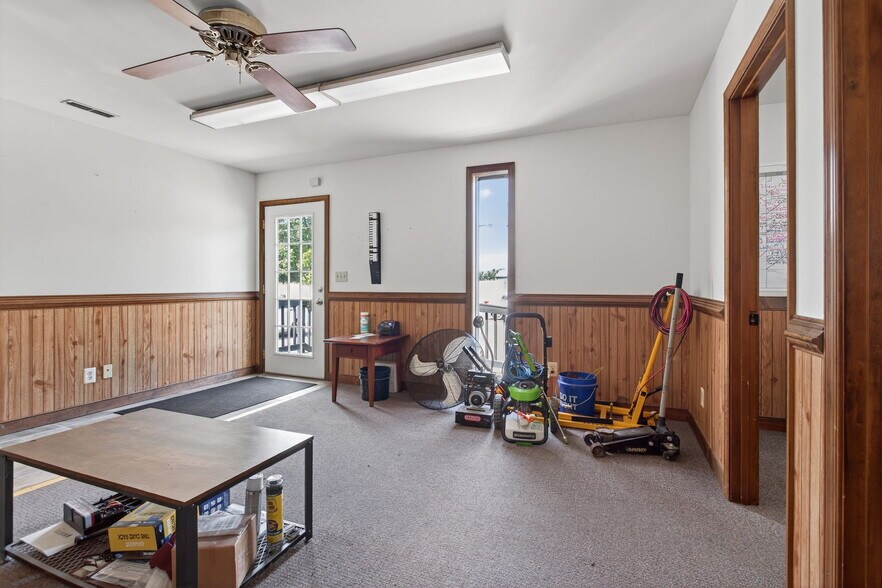 More Photos Of 102 Industrial Blvd, Toano Office For Sale