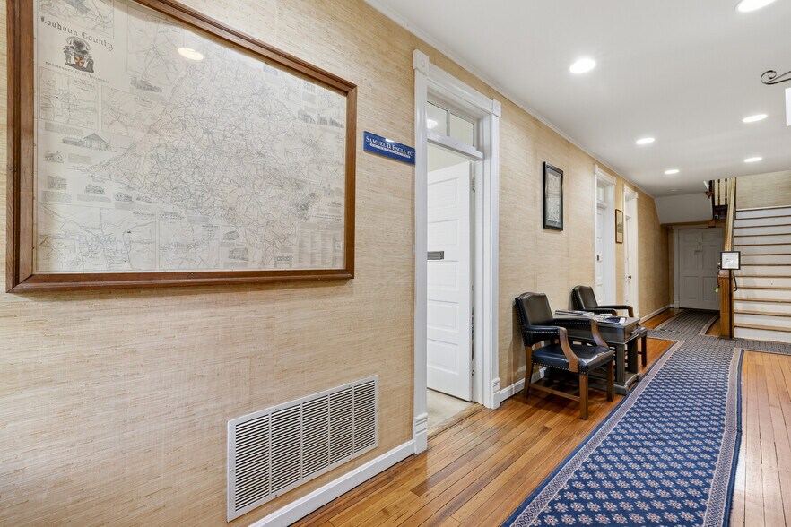 More Photos Of 3 E Market St, Leesburg Office For Sale