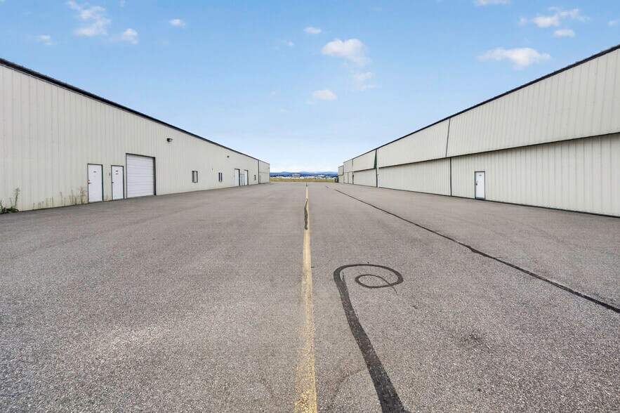 More Photos Of 7161 S Peoria St, Englewood Airplane Hangar For Sale
