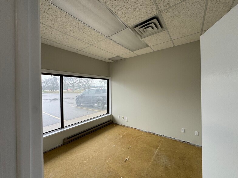 More Photos Of 295 Southgate Dr, Guelph Flex For Lease