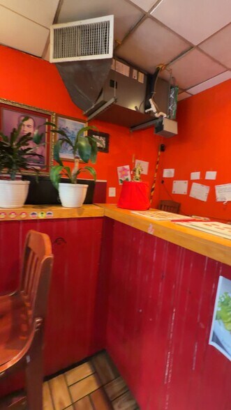More Photos Of 23-06 Jackson ave, Queens General Retail For Lease