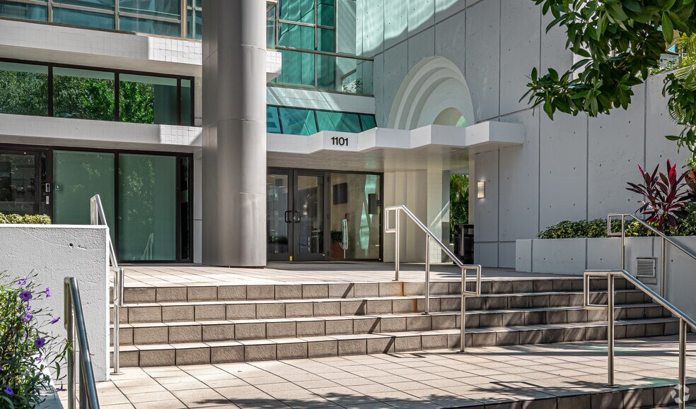 More Photos Of 1101 Brickell Ave, Miami Office For Sale