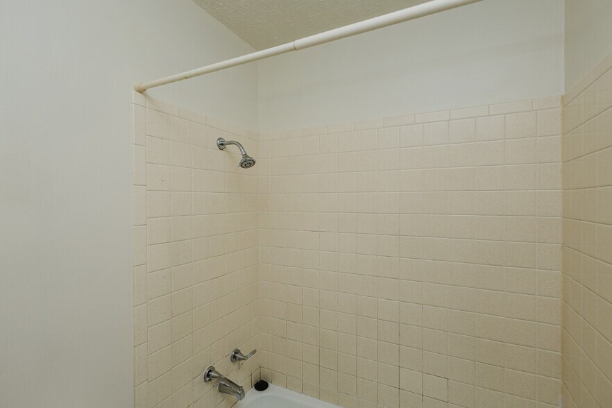 More Photos Of 3007 Sierra Pky, Hutchinson Apartments For Sale