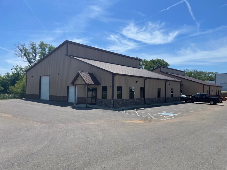More Photos Of 1080 International Blvd, Clarksville Industrial For Lease