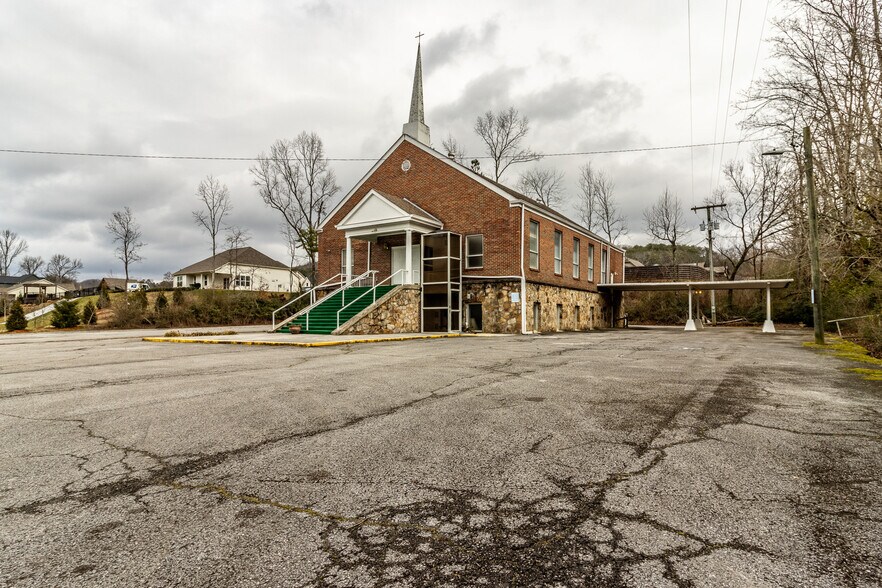 More Photos Of 5502 Dayton Blvd, Chattanooga Religious Facility For Sale