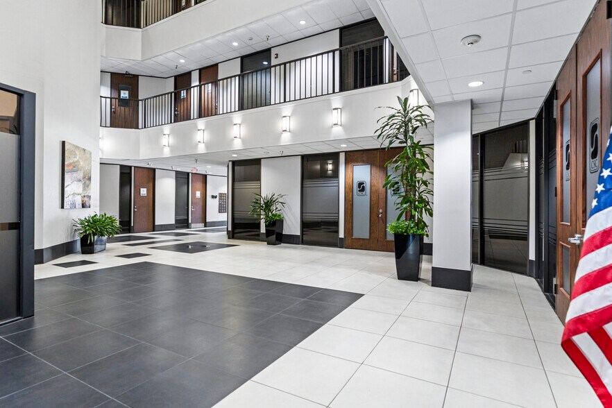 More Photos Of 2656 S Loop W, Houston Office For Lease