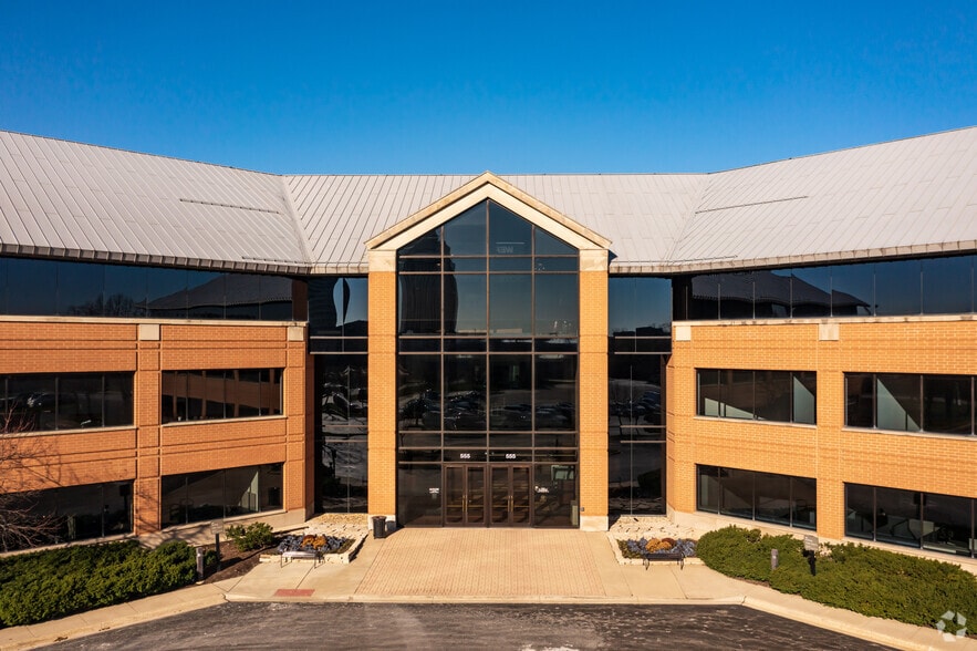 More Photos Of 555 W Pierce Rd, Itasca Office For Lease