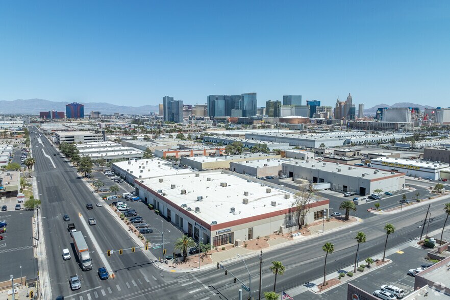 More Photos Of 5280 S Valley View Blvd, Las Vegas Warehouse For Lease
