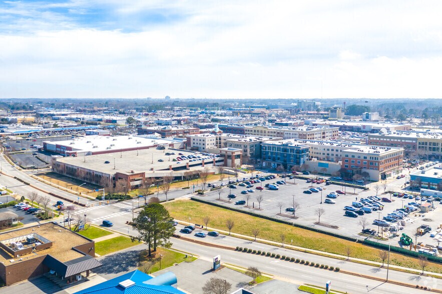 More Photos Of 670 Downey Green, Hampton Apartments For Sale