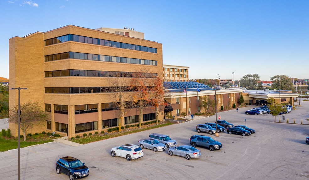 More Photos Of 1005 S Moorland Rd, Brookfield Hotel For Sale