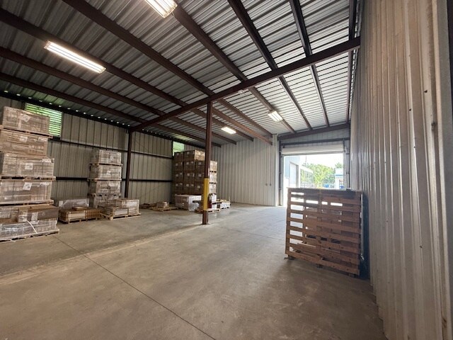 More Photos Of 3890 A Pasco St, Pensacola Unknown For Lease
