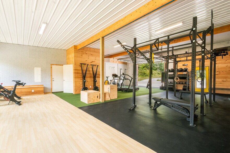 More Photos Of 541 Spruce St, Thomas Flex For Sale