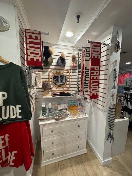 More Photos Of 30 Dock Square Sq, Kennebunkport Storefront For Sale