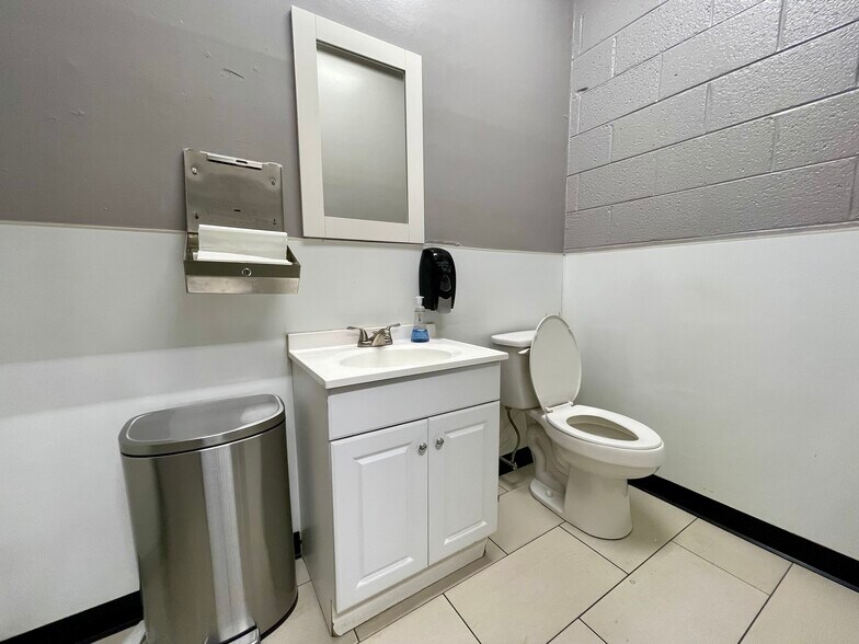 More Photos Of 3801 Race St, Denver Showroom For Lease