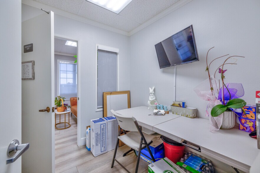 More Photos Of 16336 Whittier Blvd, Whittier Medical For Sale