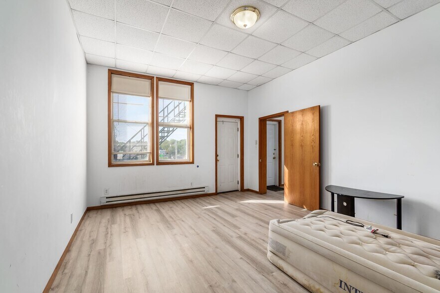 More Photos Of 10 S Park St, Mansfield Storefront Retail Residential For Sale