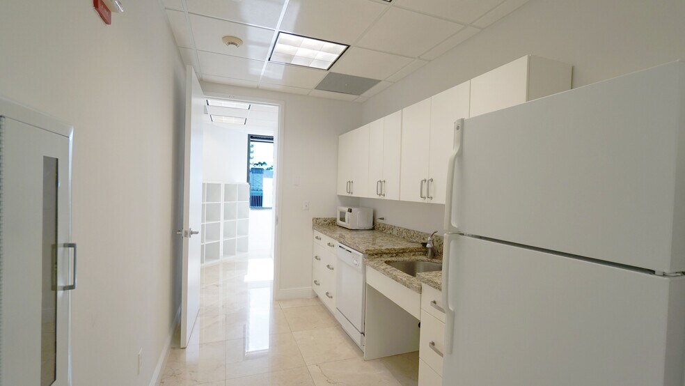 More Photos Of 1200 Brickell Ave, Miami Office For Sale