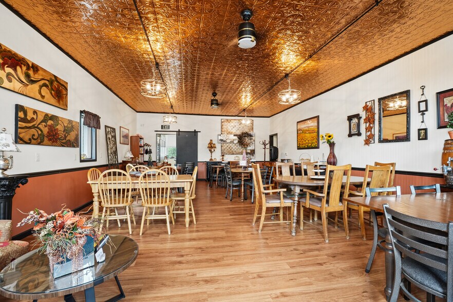 More Photos Of 67 E Main St, Benton Storefront Retail Residential For Sale