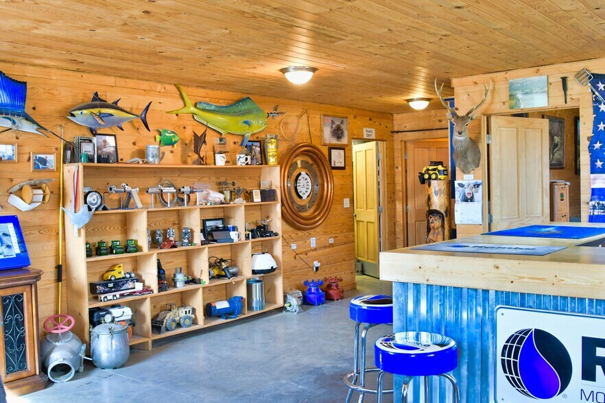 More Photos Of 115 Williams Creek Rd, Salmon Warehouse For Sale